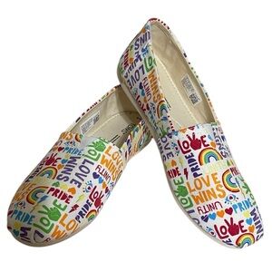 TOM Belmont White multi print pride & peace  slip on sneakers SZ 8 EUC